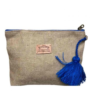 Trousse de toilette bleu marine.