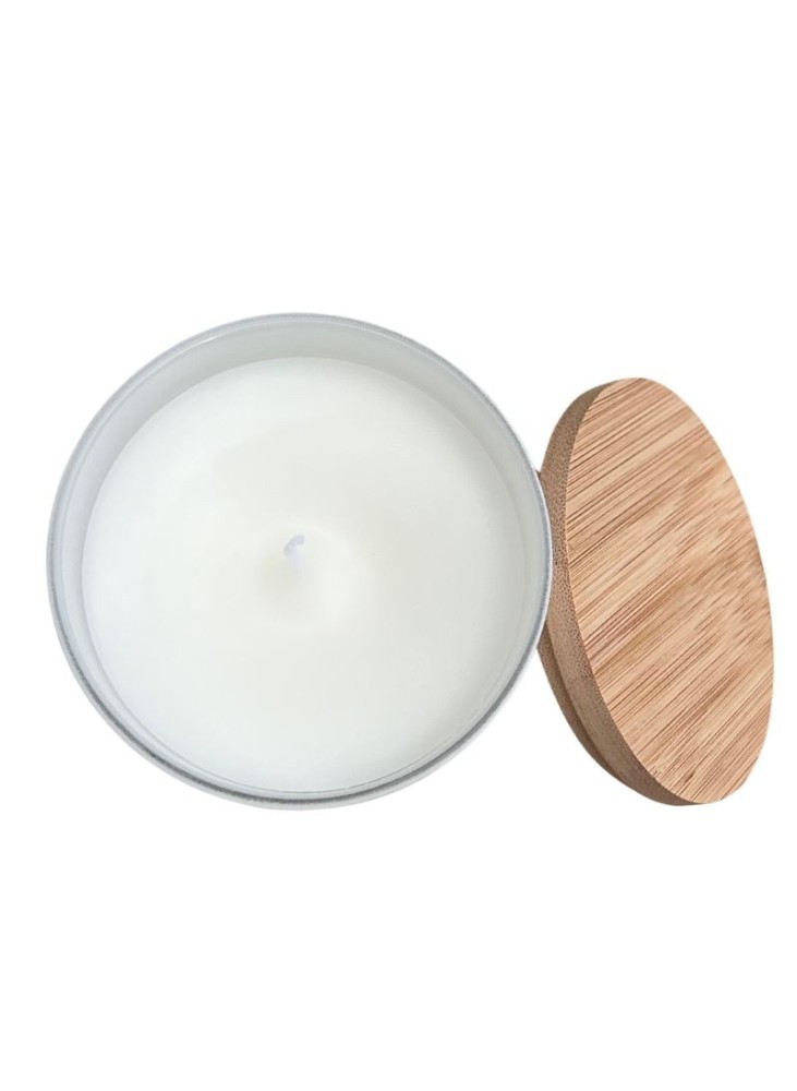 French scented candle. Woody scent.