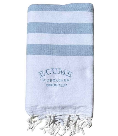 Serviette blanche rayée bleu doux. Nouvelle Collection. Brodée Écume d'Arcachon.