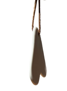 Scuplte l'oval du visage, repulpe les pommettes et lisse les traits. Scuplte l'oval du visage, repulpe les pommettes et lisse les traits.