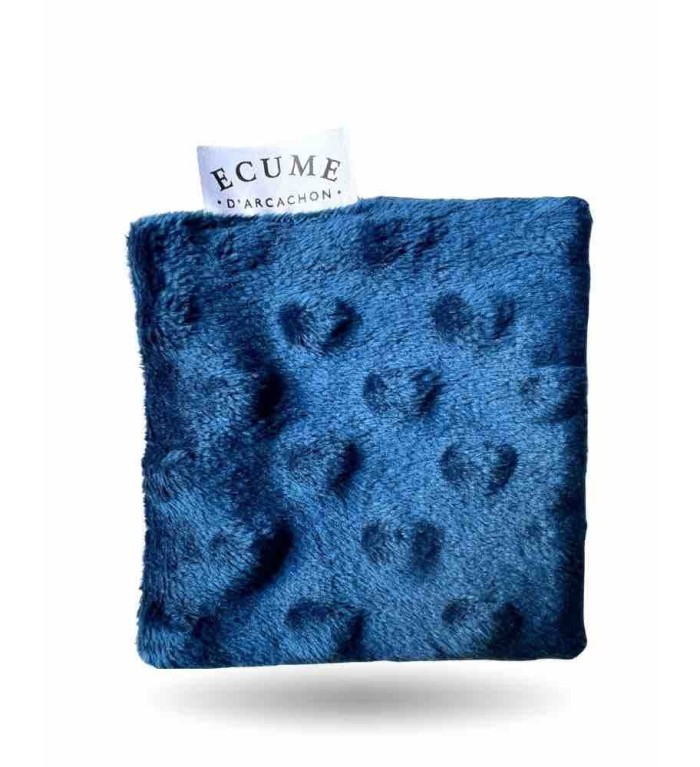 Cleansing face wipe