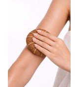 Gommage quotidien du corps avec cette éponge douce pour le corps.