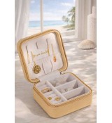 Boîte en cuir beige version luxe. Cuir PU