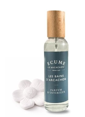 Mon amour de parfum maison avec sa céramique à parfumer.