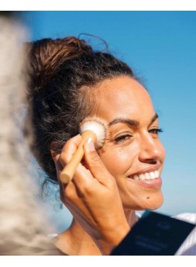 Teint lumineux et structuré grâce au pinceau