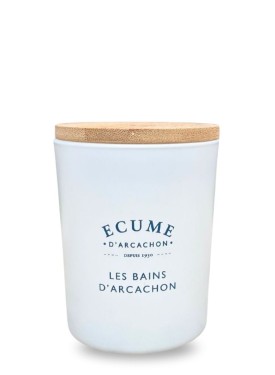 French scented candle. Woody scent.