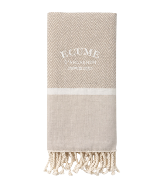fouta chic couleur ficelle, sable pour une personne. Brodée Écume d'Arcachon.