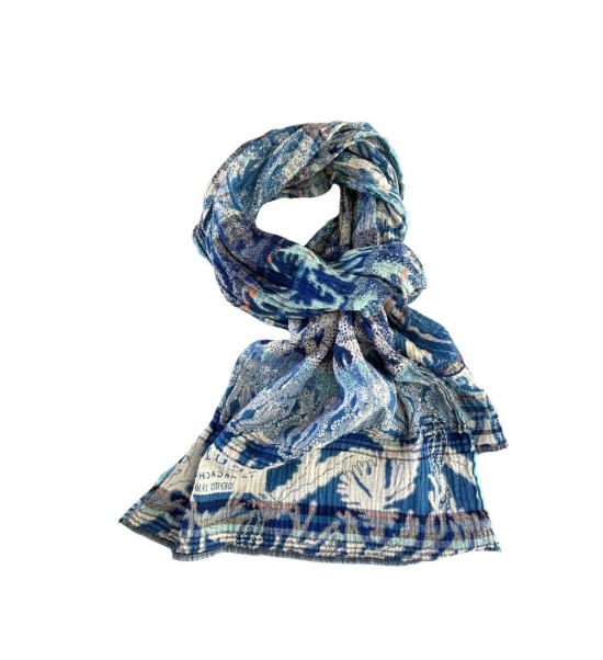 Étole Bleue Motif Hippocampe. fabriquée en France