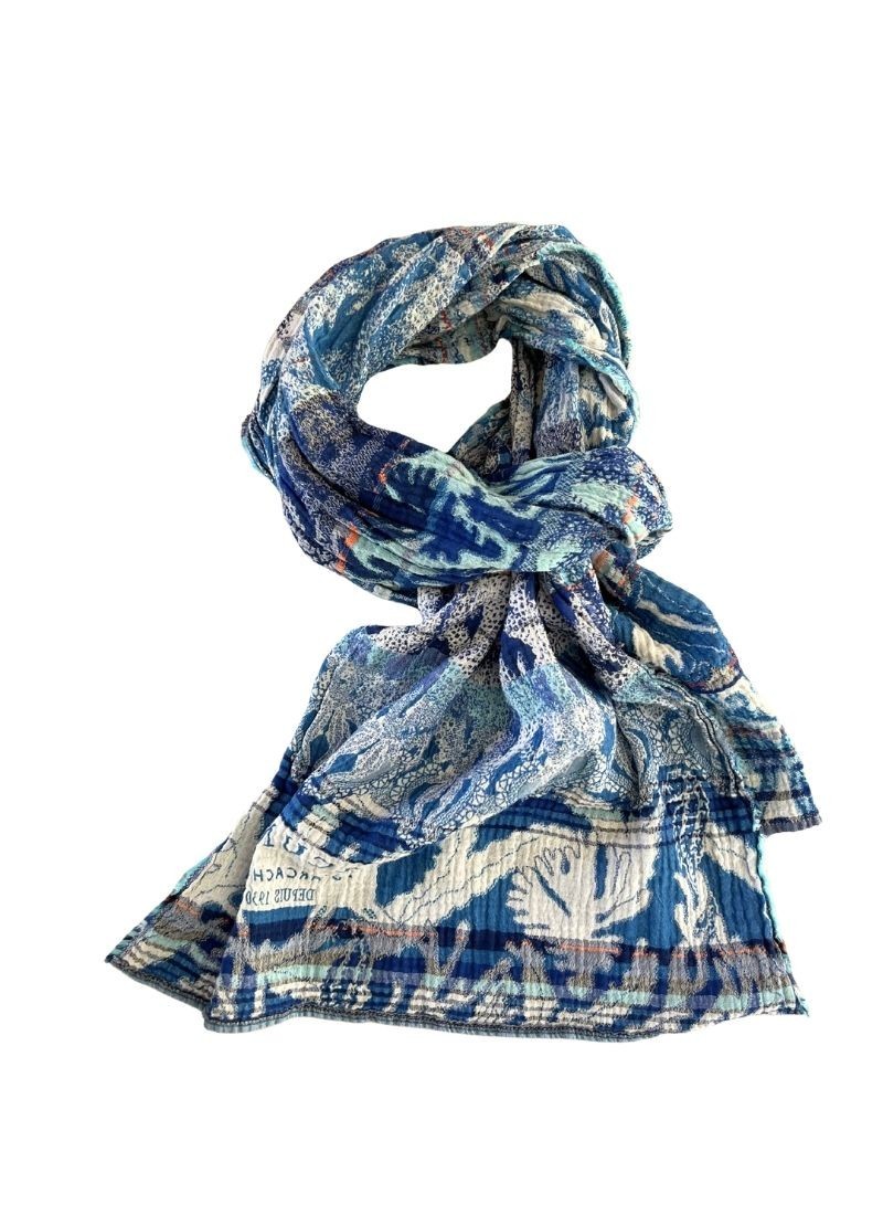 Étole Bleue Motif Hippocampe. fabriquée en France