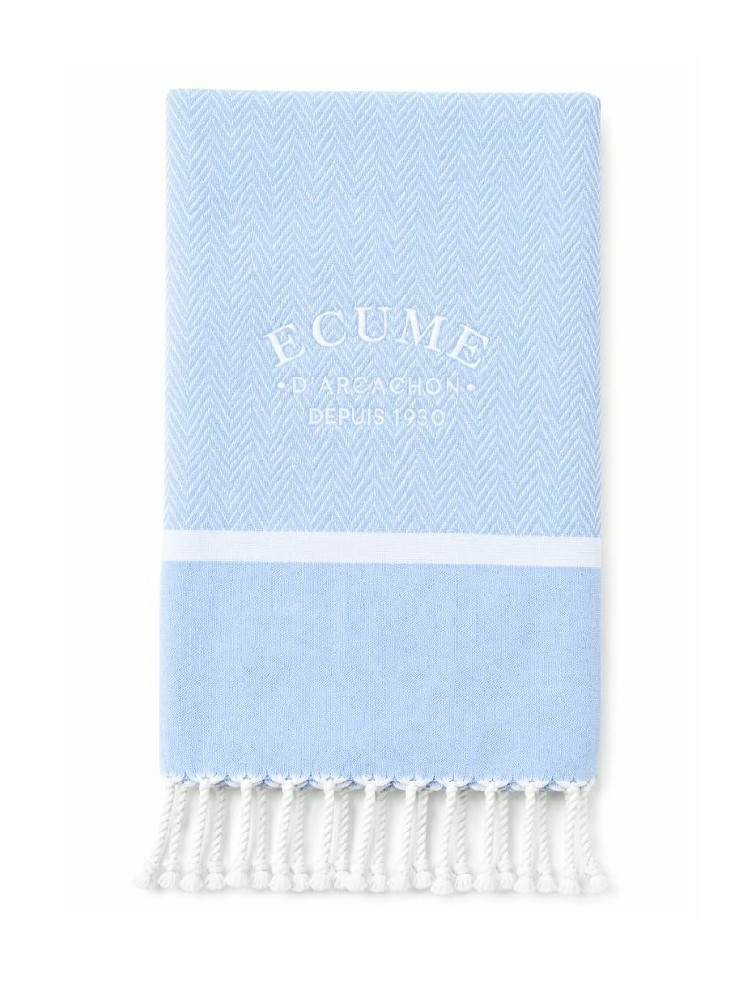 fouta bleu ciel doux. Tissage en chevrons.