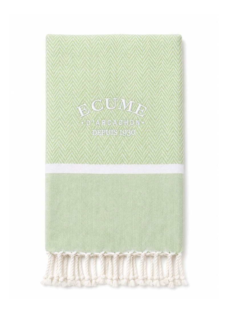 Fouta une place vert tendre.Broderie arcachon plage.
