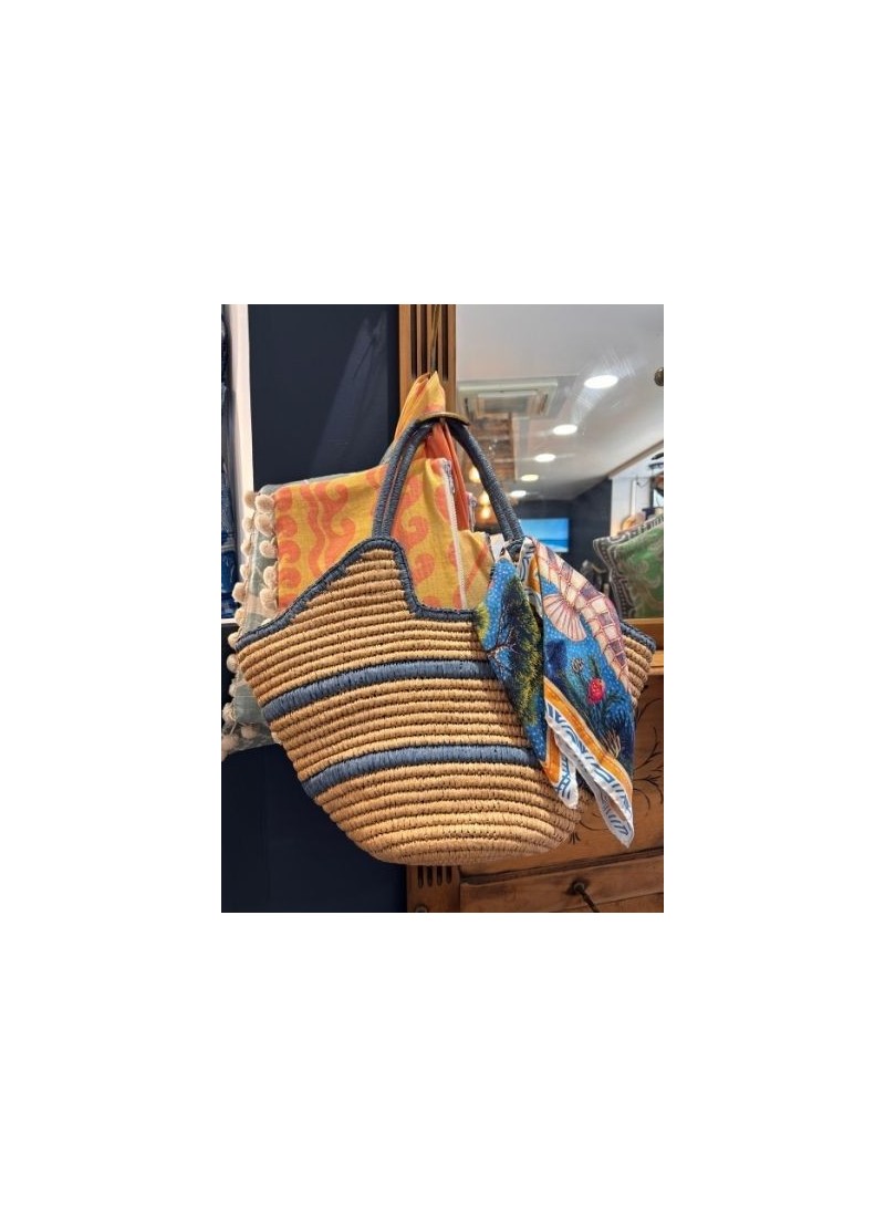 Sur un sac, pour personnaliser votre sac avec élégance.