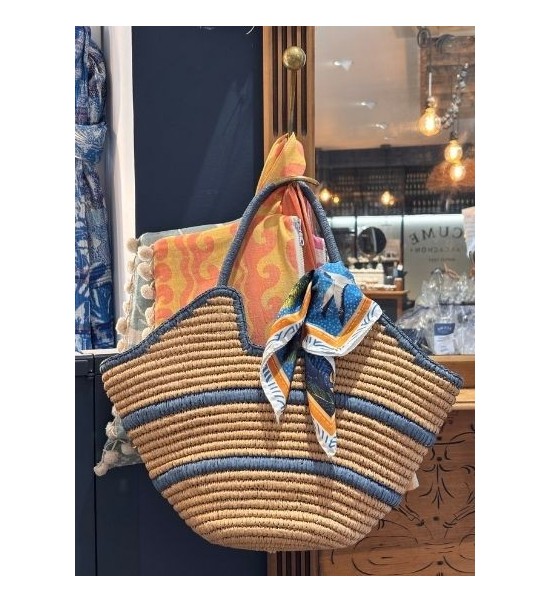 Sur un sac, pour personnaliser votre sac avec élégance.
