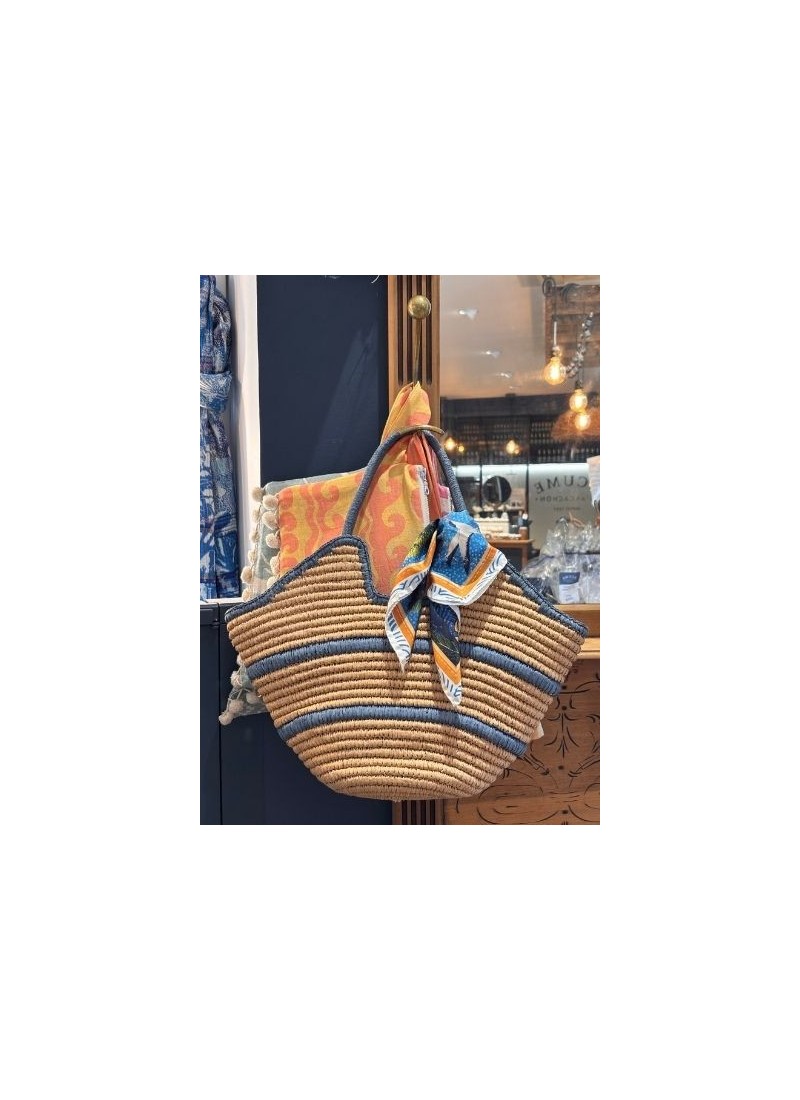 Sur un sac, pour personnaliser votre sac avec élégance.