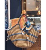 Sur un sac, pour personnaliser votre sac avec élégance.