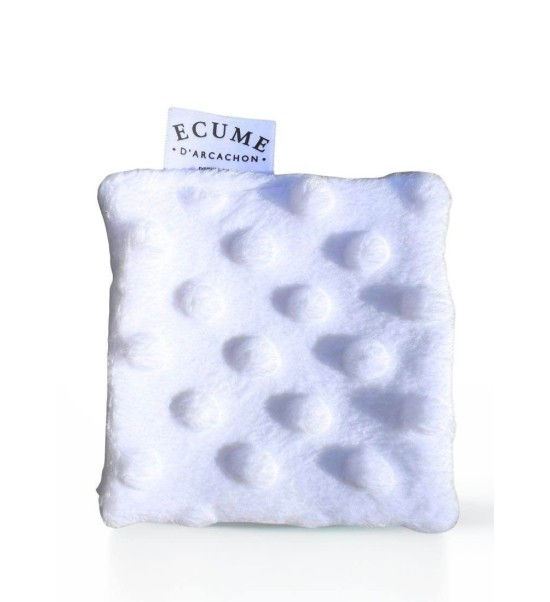 Cleansing face wipe