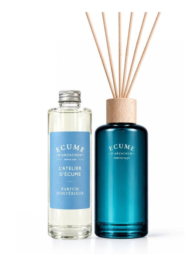 Diffuseur en verre bleu pour la maison avec sa recharge.